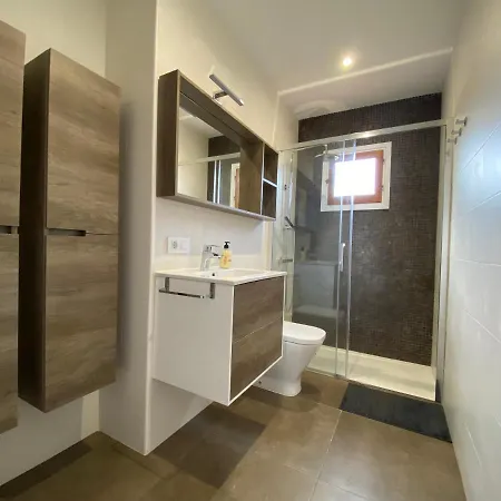 Con Piscina Privada Y Gran Jardin Вилла