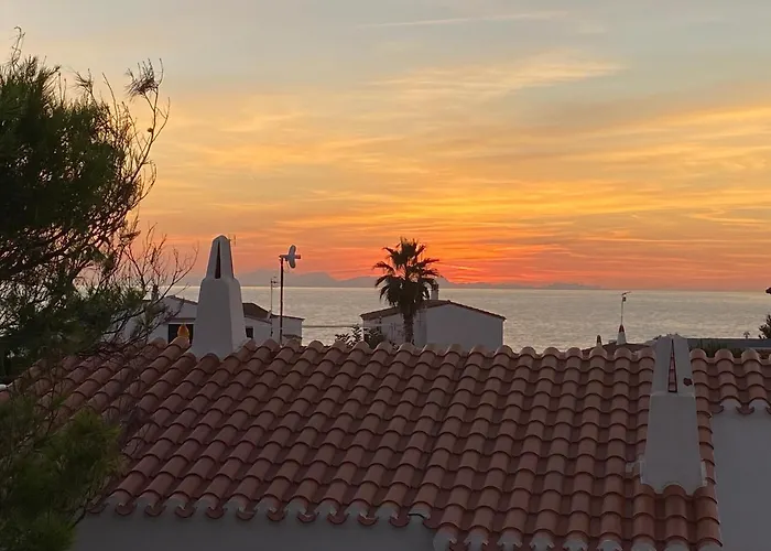 Con Piscina Privada Y Gran Jardin *